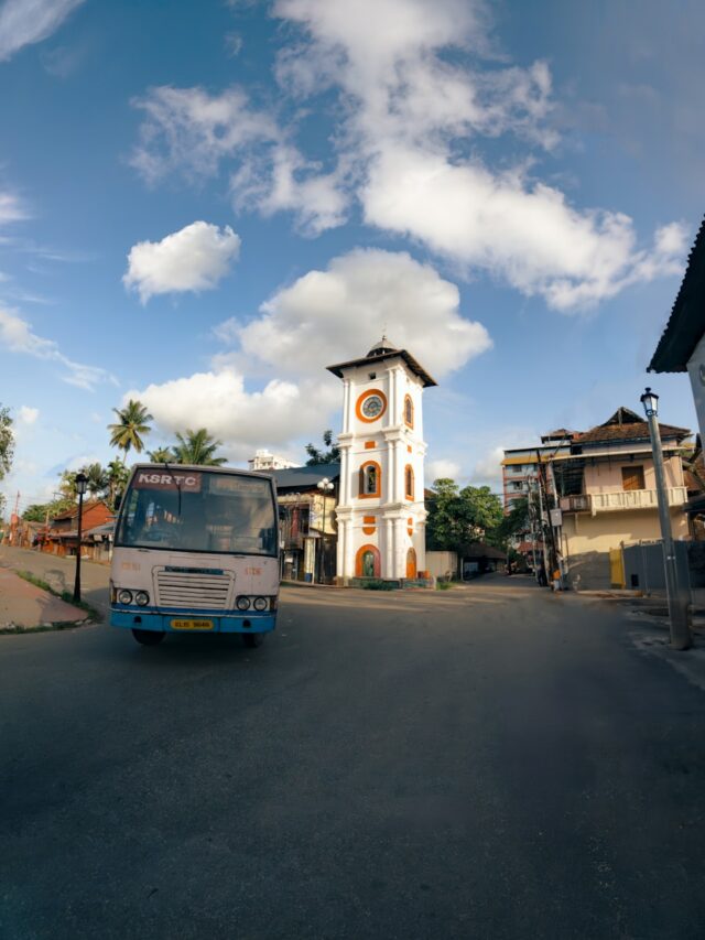 Explore the Charms of Kochi: Backwaters and Forts for Under ₹3000