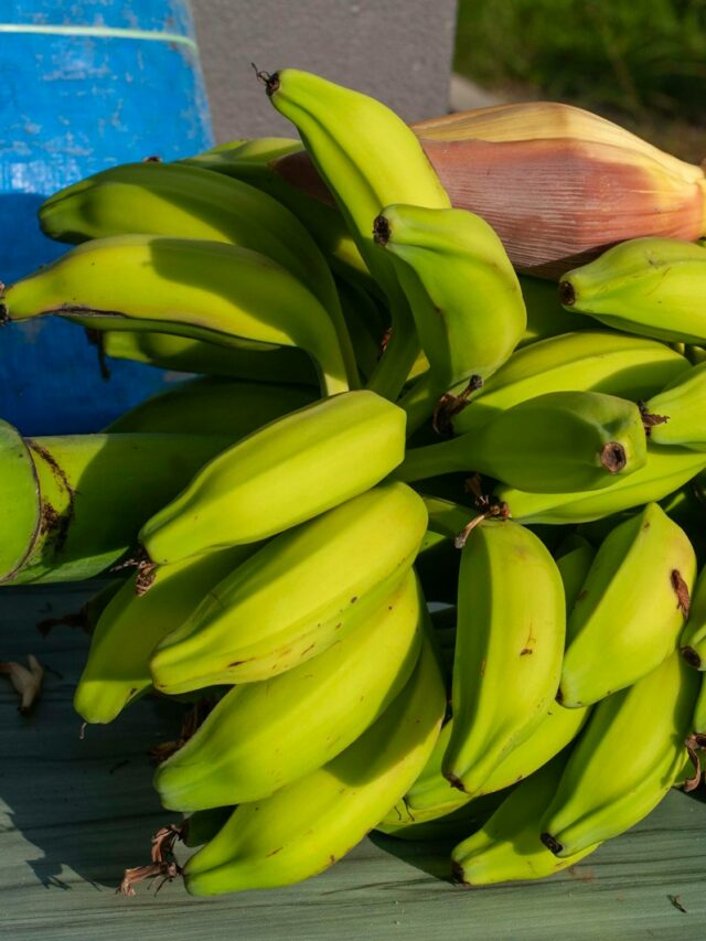 7 Reasons To Eat Raw Banana Every Day & Easy Ways To Enjoy It